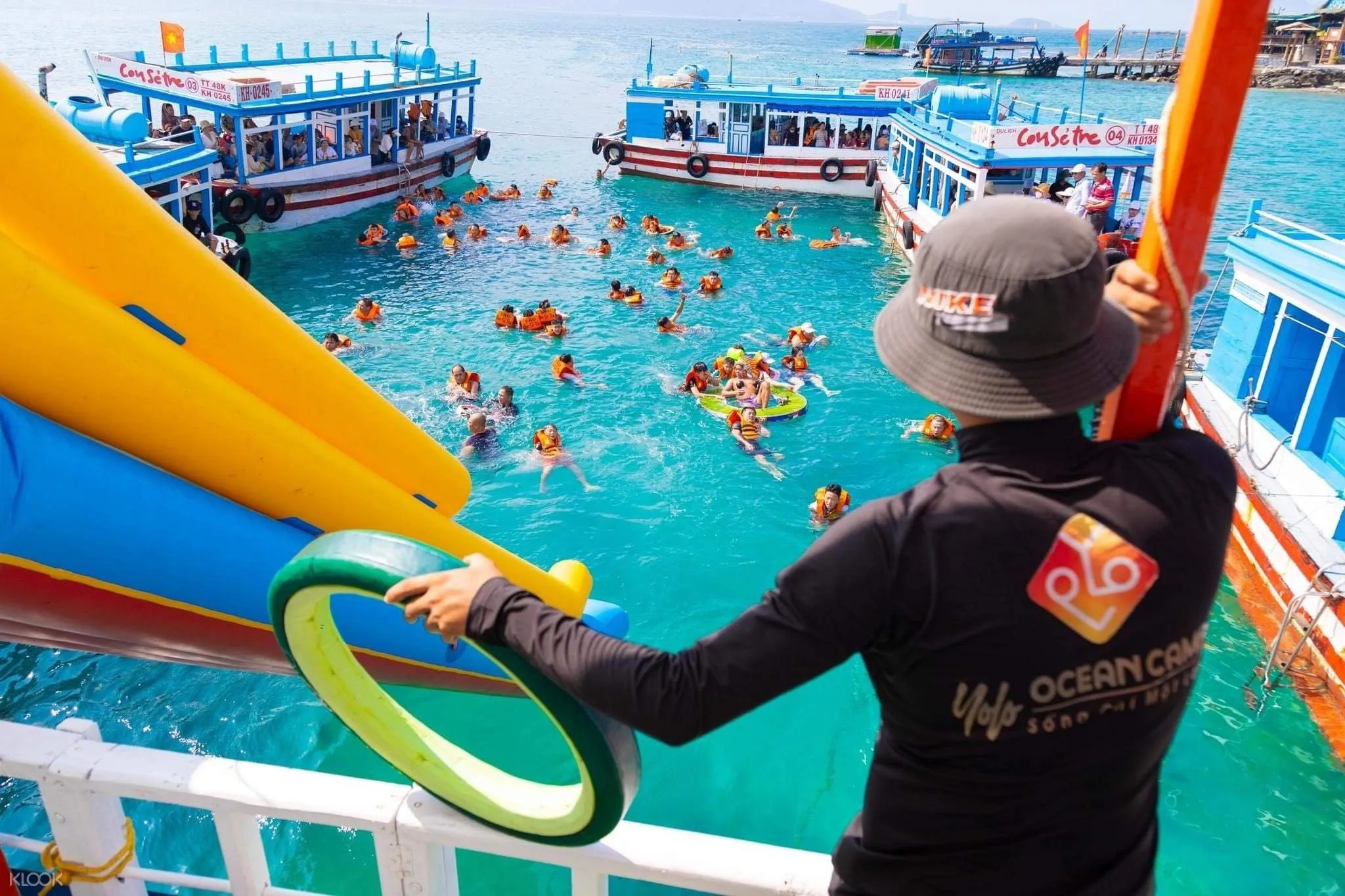 Tour: Tiệc thuyền nổi trên biển và khám phá đảo ở Nha Trang 1